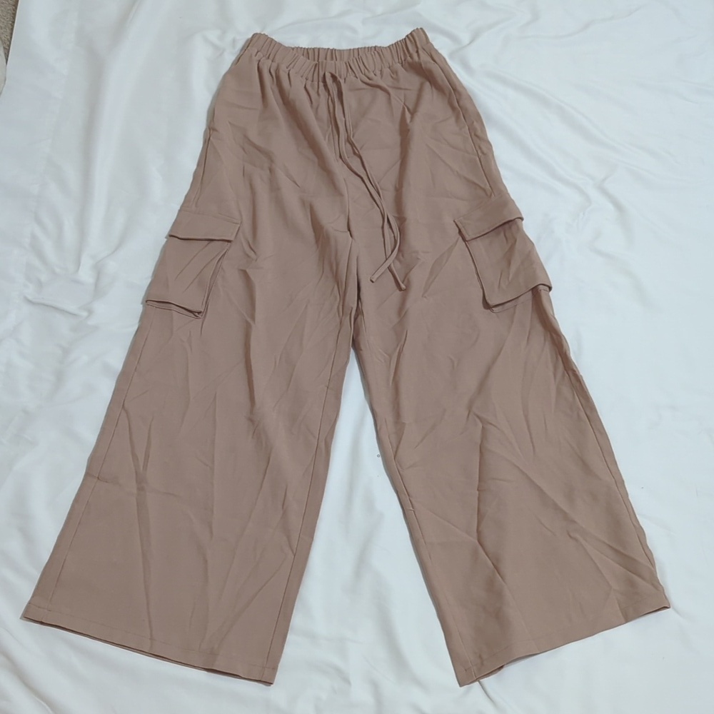NWT Cupshe Elastic Waist Wide Leg Cargo Pants, Color Tan Size S - Picture 5 of 16